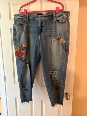 Women’s Blue Embroidered Floral Jeans